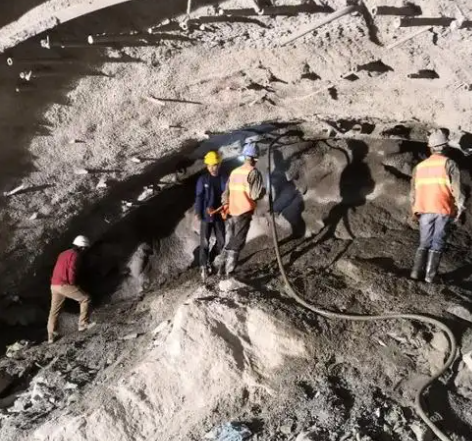 惠民拱顶带模注浆料的施工流程及注意事项